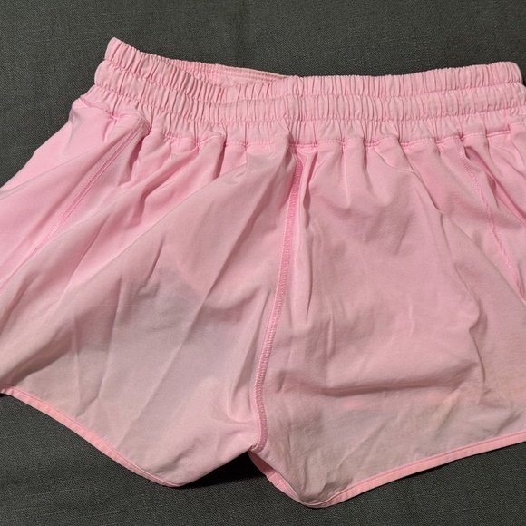 Lululemon Hotty Hot Short II *2.5" Miami Pink - Picture 3 of 4